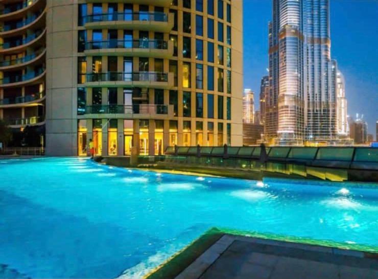 Amakin Burj Vista Tower 1 Апартаменти *