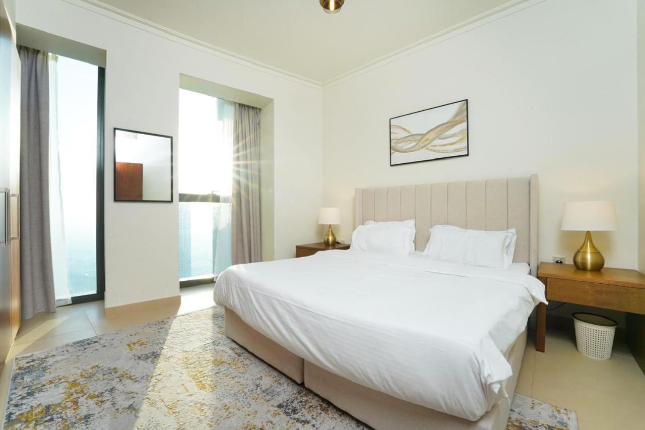 Апартаменти Amakin Burj Vista Tower 1 *