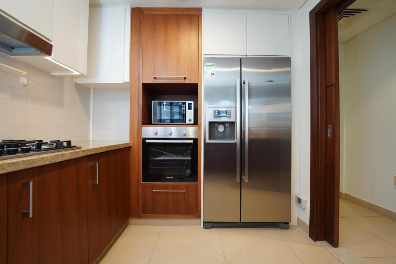 Amakin Burj Vista Tower 1 Апартаменти Дубай